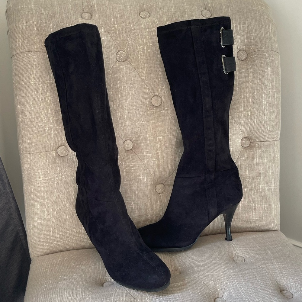 New! BCBG Woman Heeled Suede Black Boots. 9.5 - Picture 7 of 10